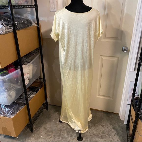 Pinehurst Robe Woman Med. Vintage 4 button closure short sleeve Yellow lingerie - Picture 10 of 12